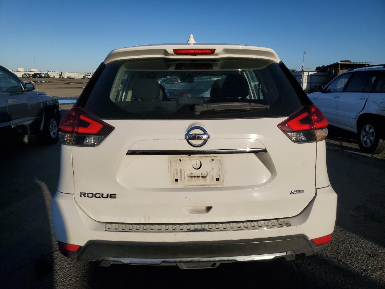 2018 Nissan Rogue - Image 6