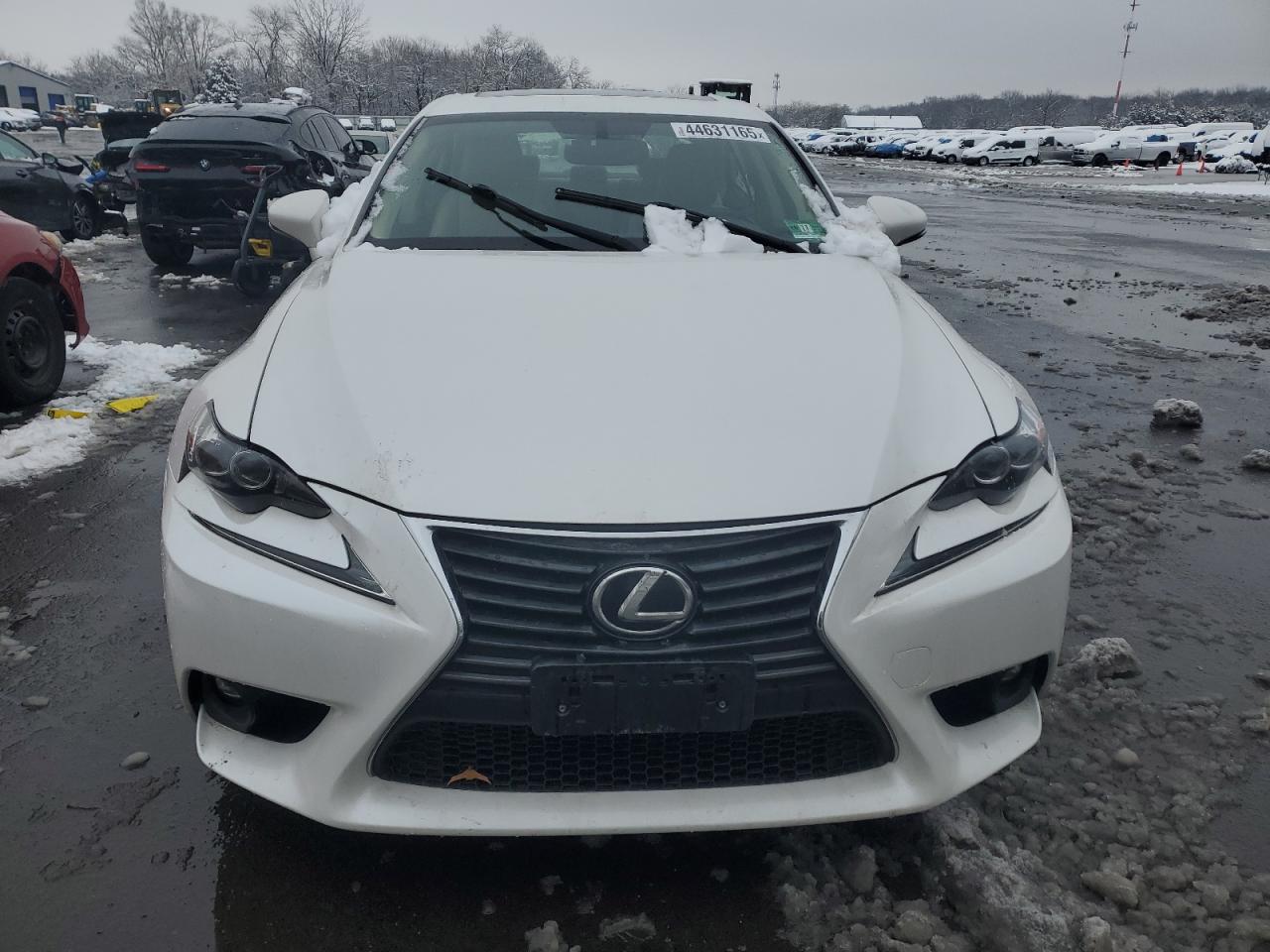 2016 Lexus IS - Image 5