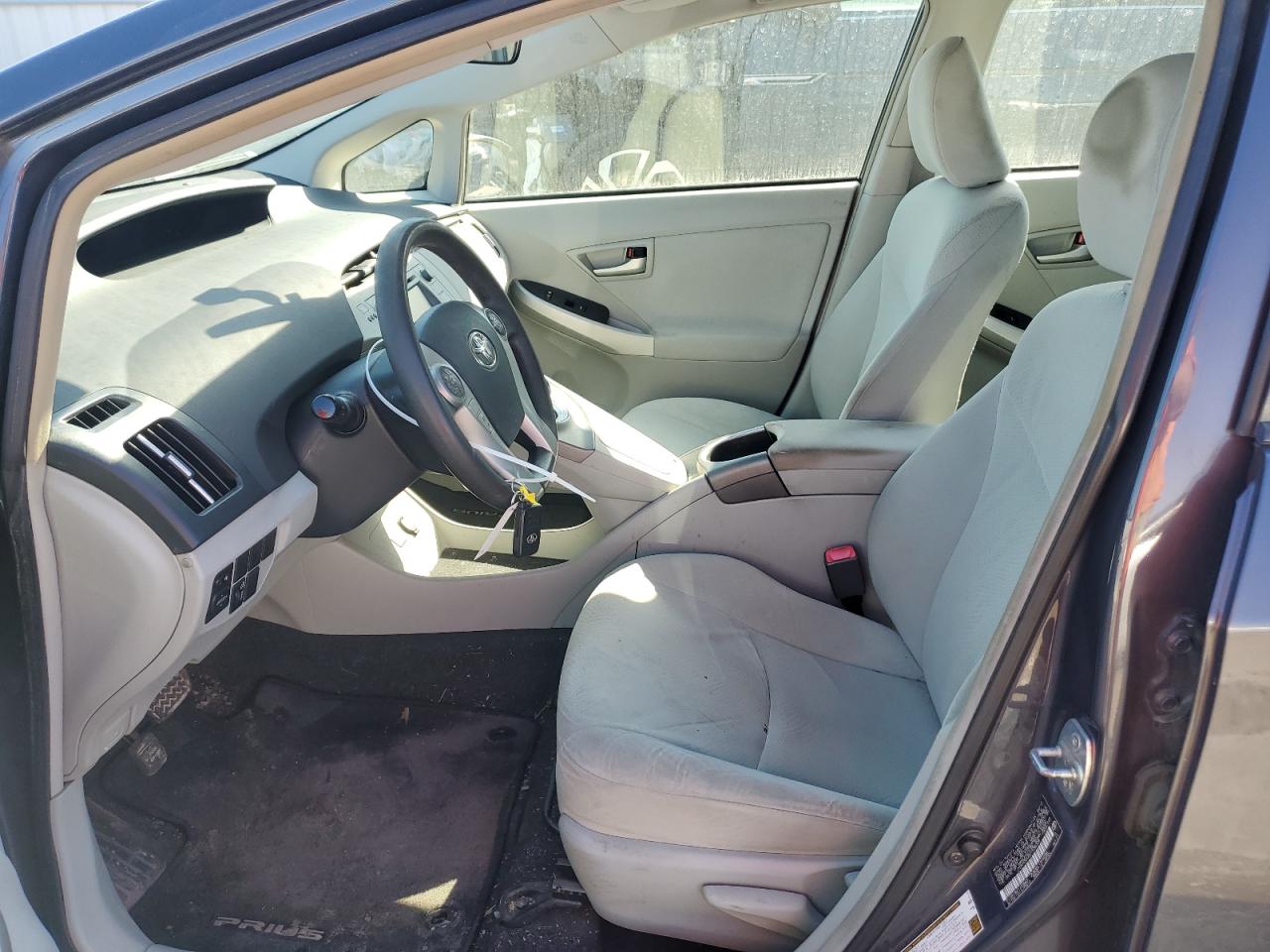 2012 Toyota Prius - Image 7