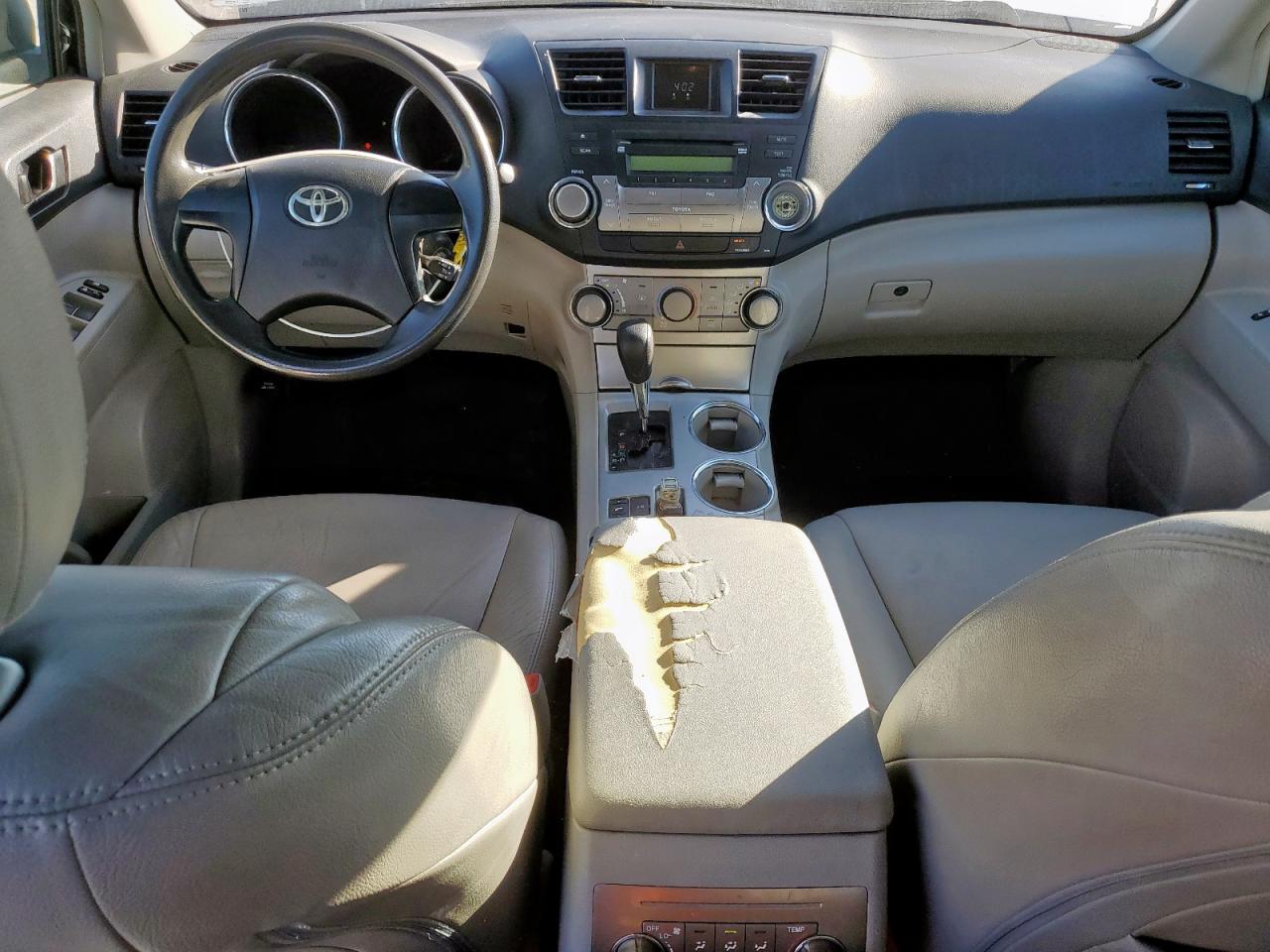 2011 Toyota Highlander - Image 8