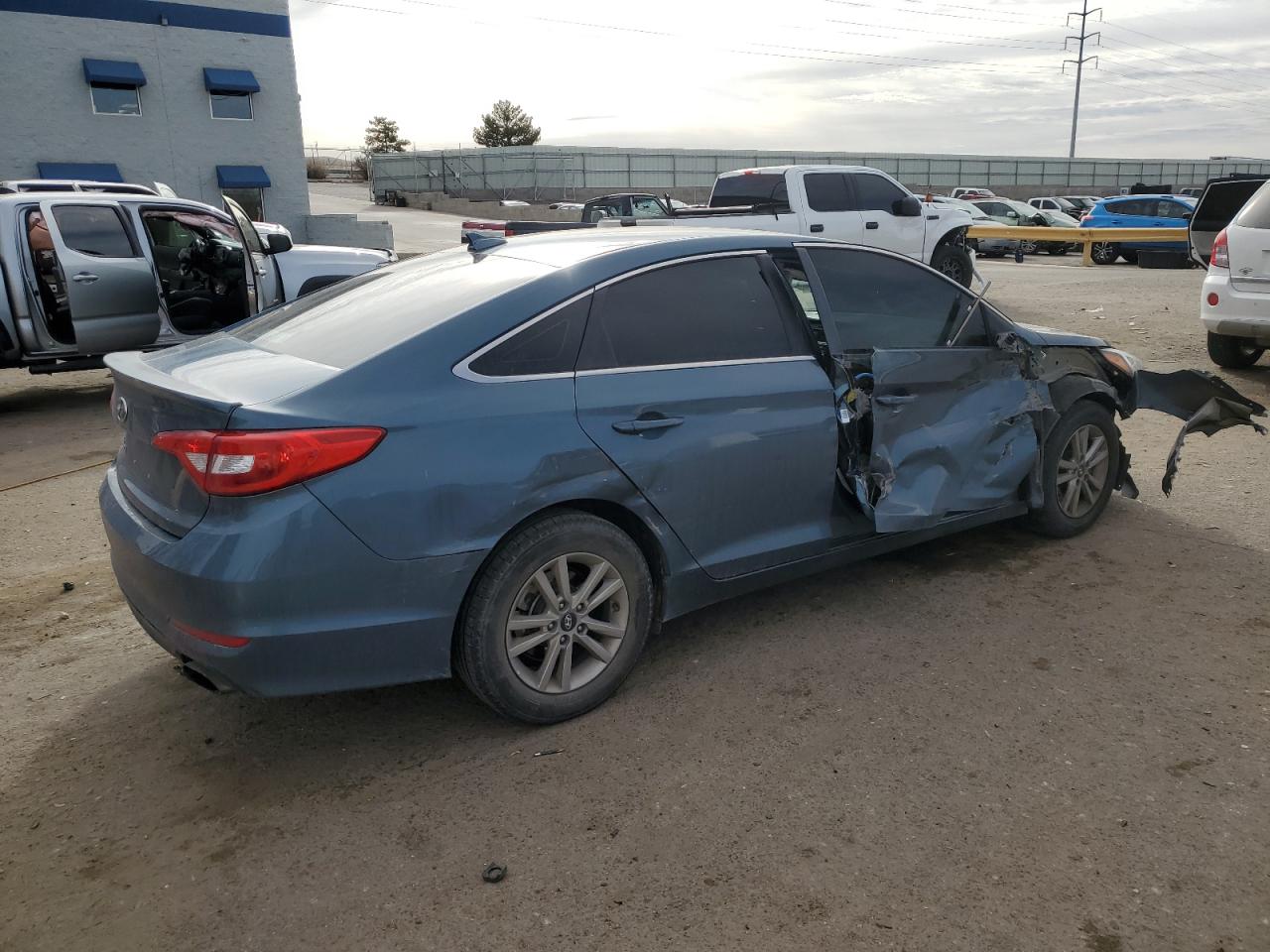 2016 Hyundai Sonata - Image 3