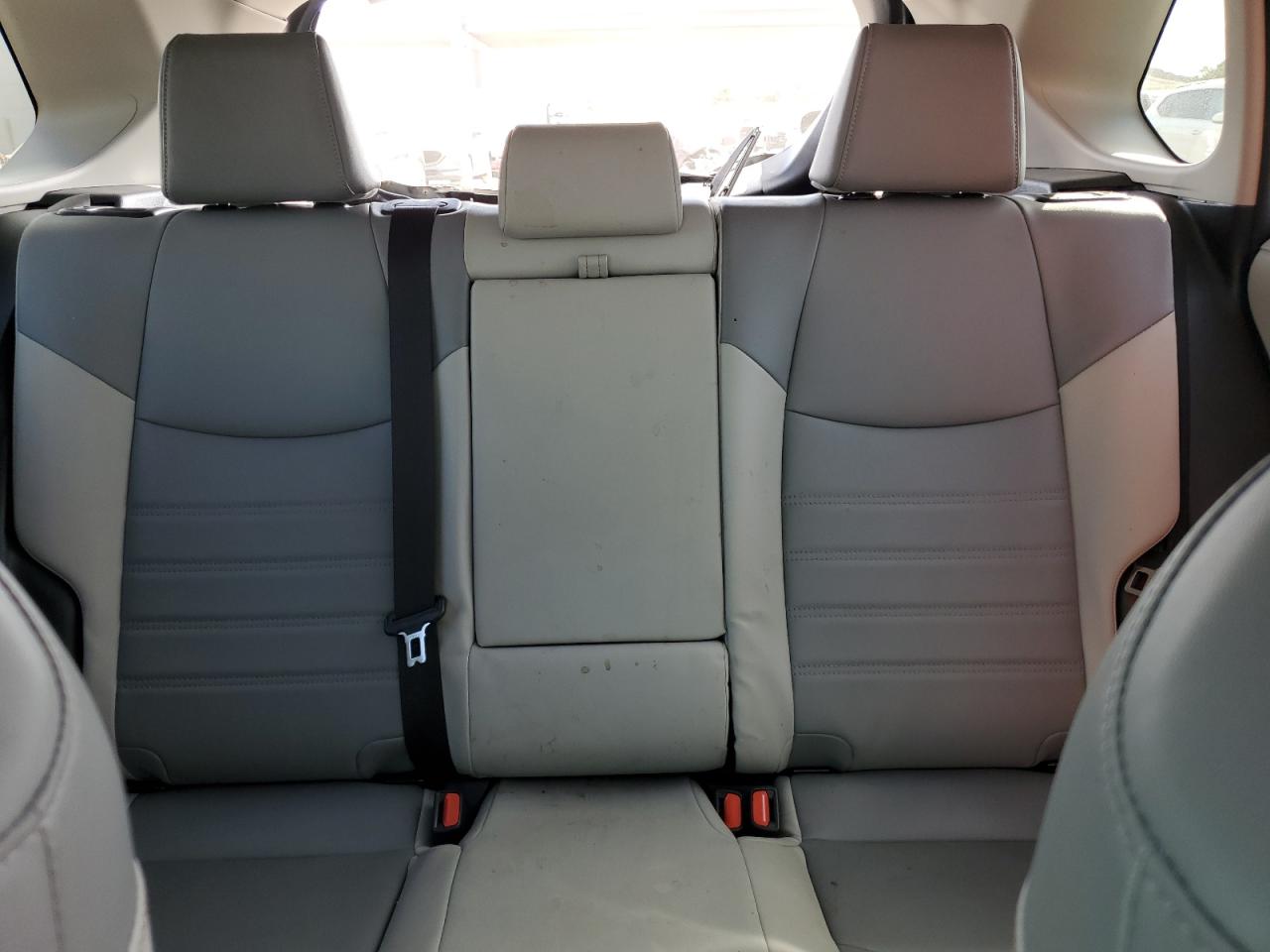 2024 Toyota RAV 4 - Image 10