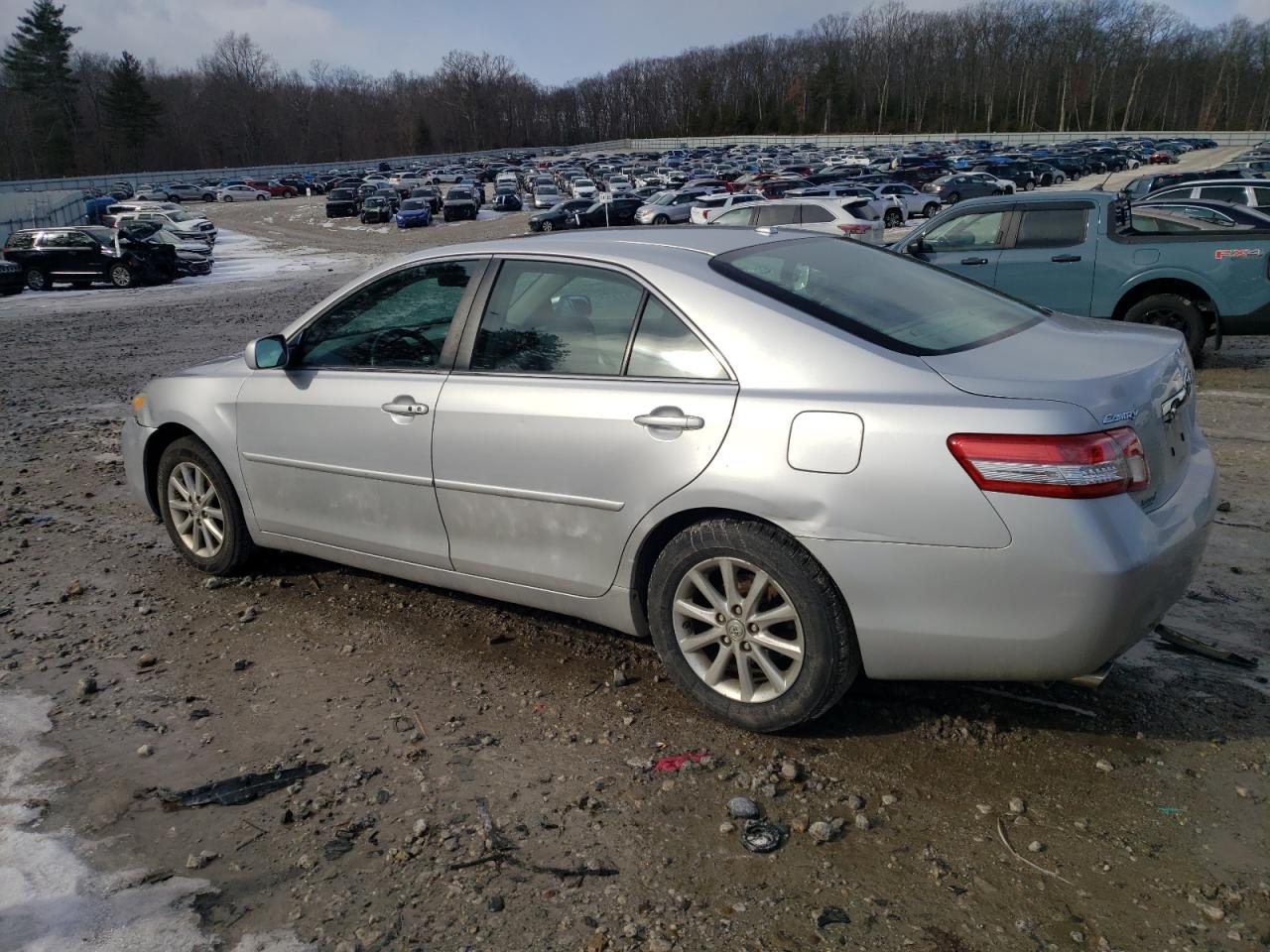 2011 Toyota Camry - Image 2