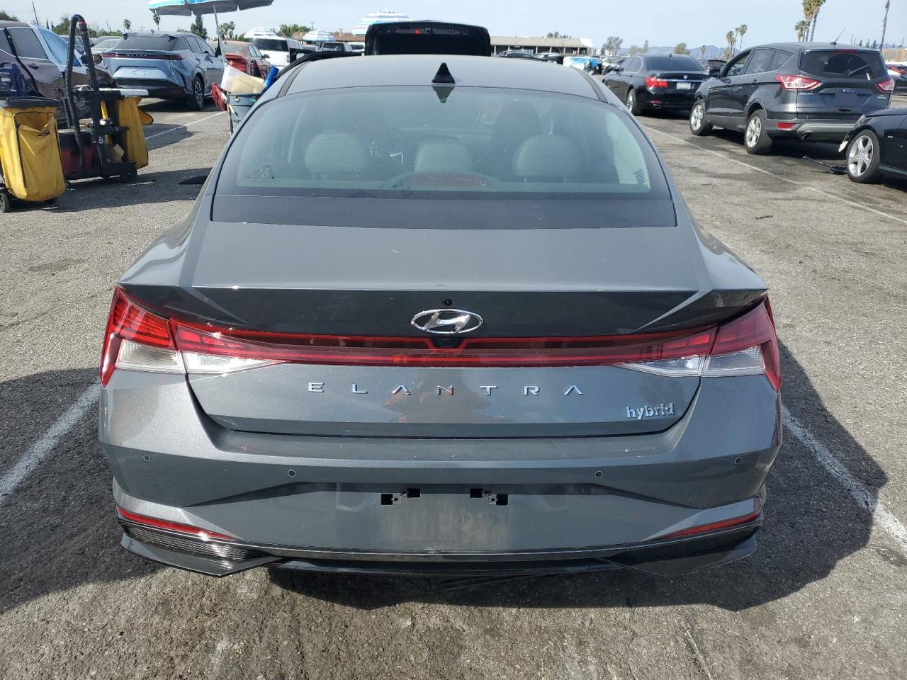 2023 Hyundai Elantra - Image 6