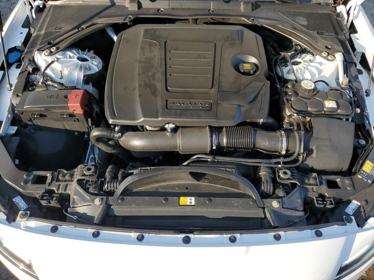 2019 Jaguar XF - Image 11