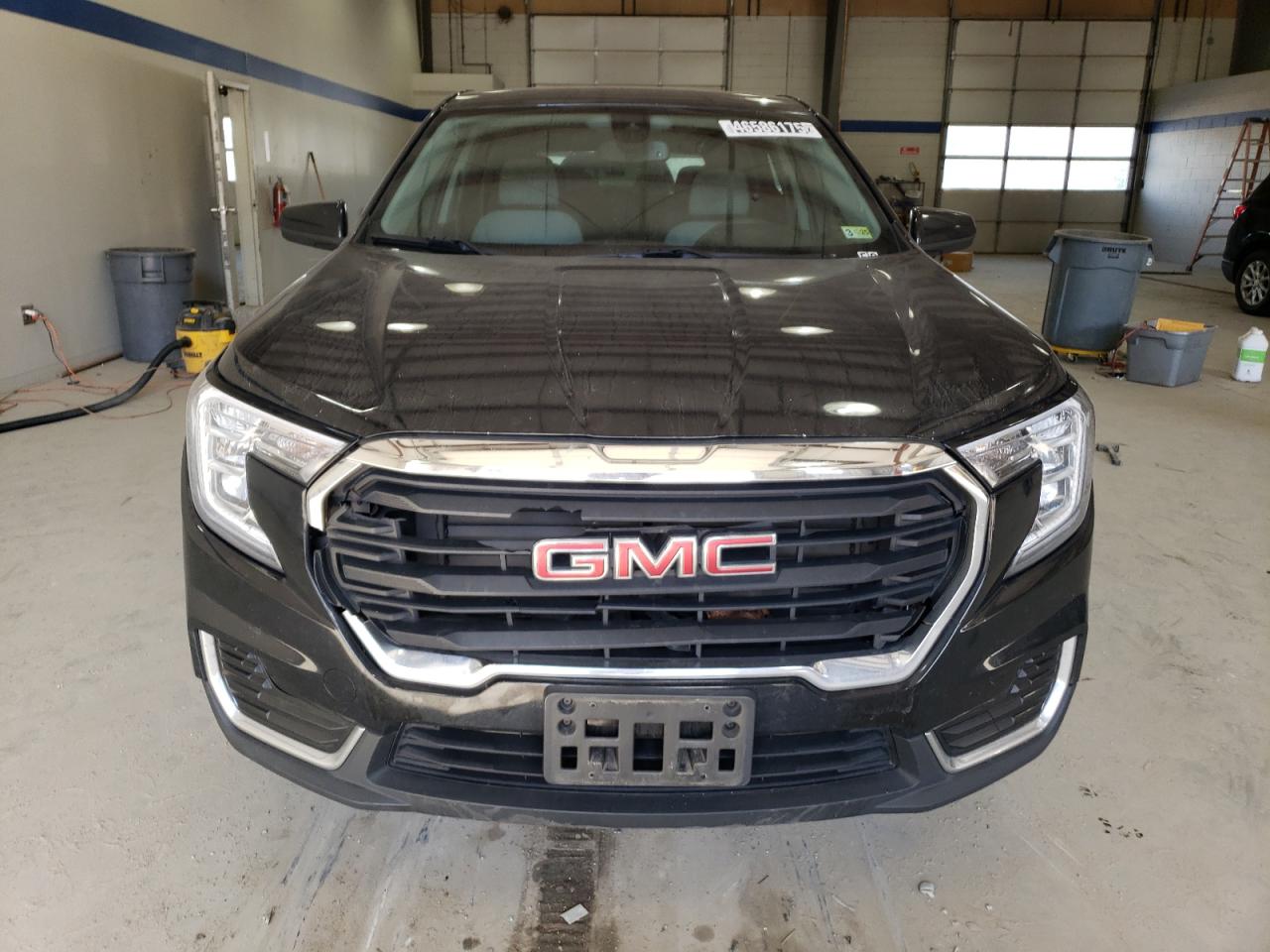 2022 GMC Terrain - Image 5