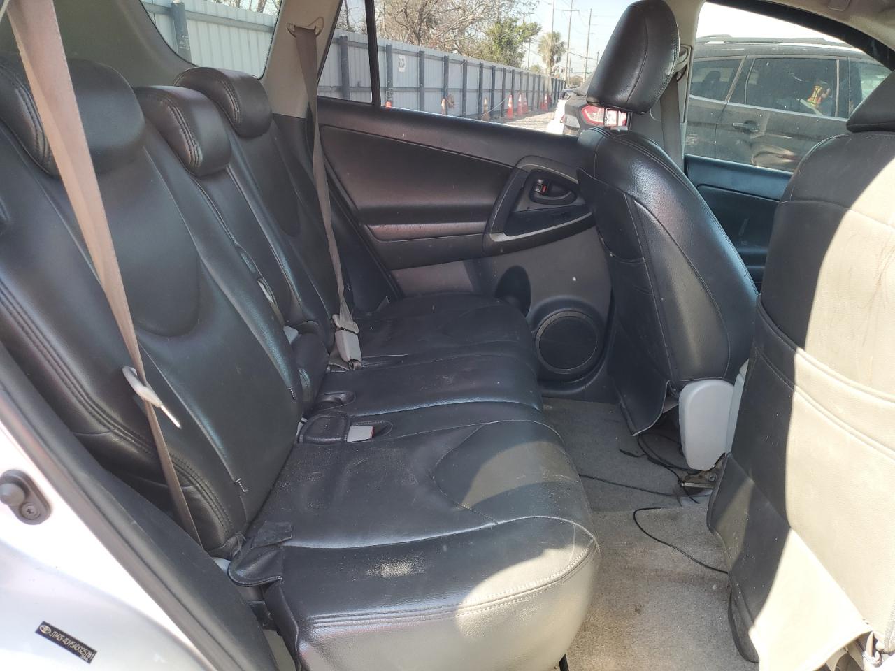 2010 Toyota RAV 4 - Image 11