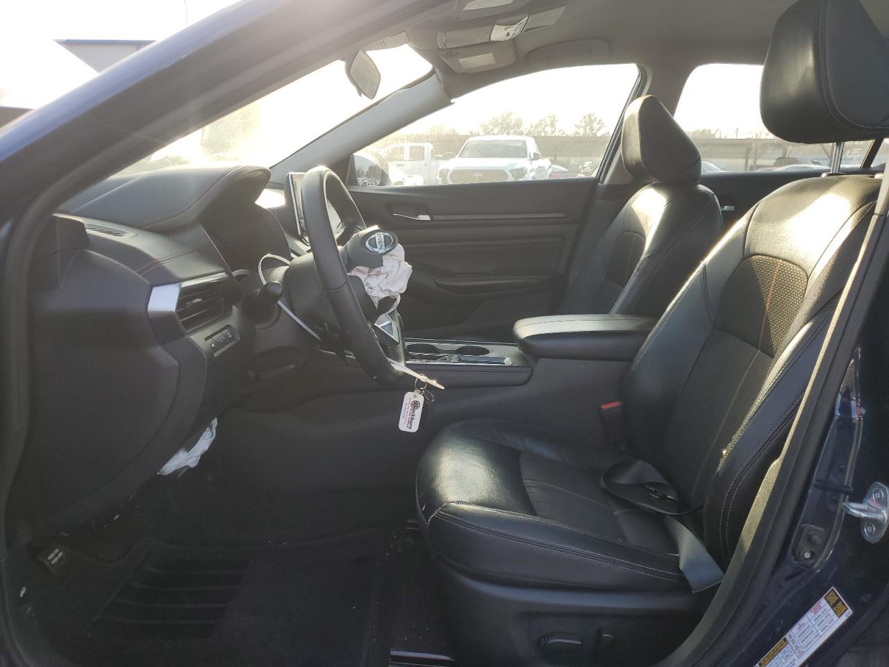 2022 Nissan Altima - Image 7