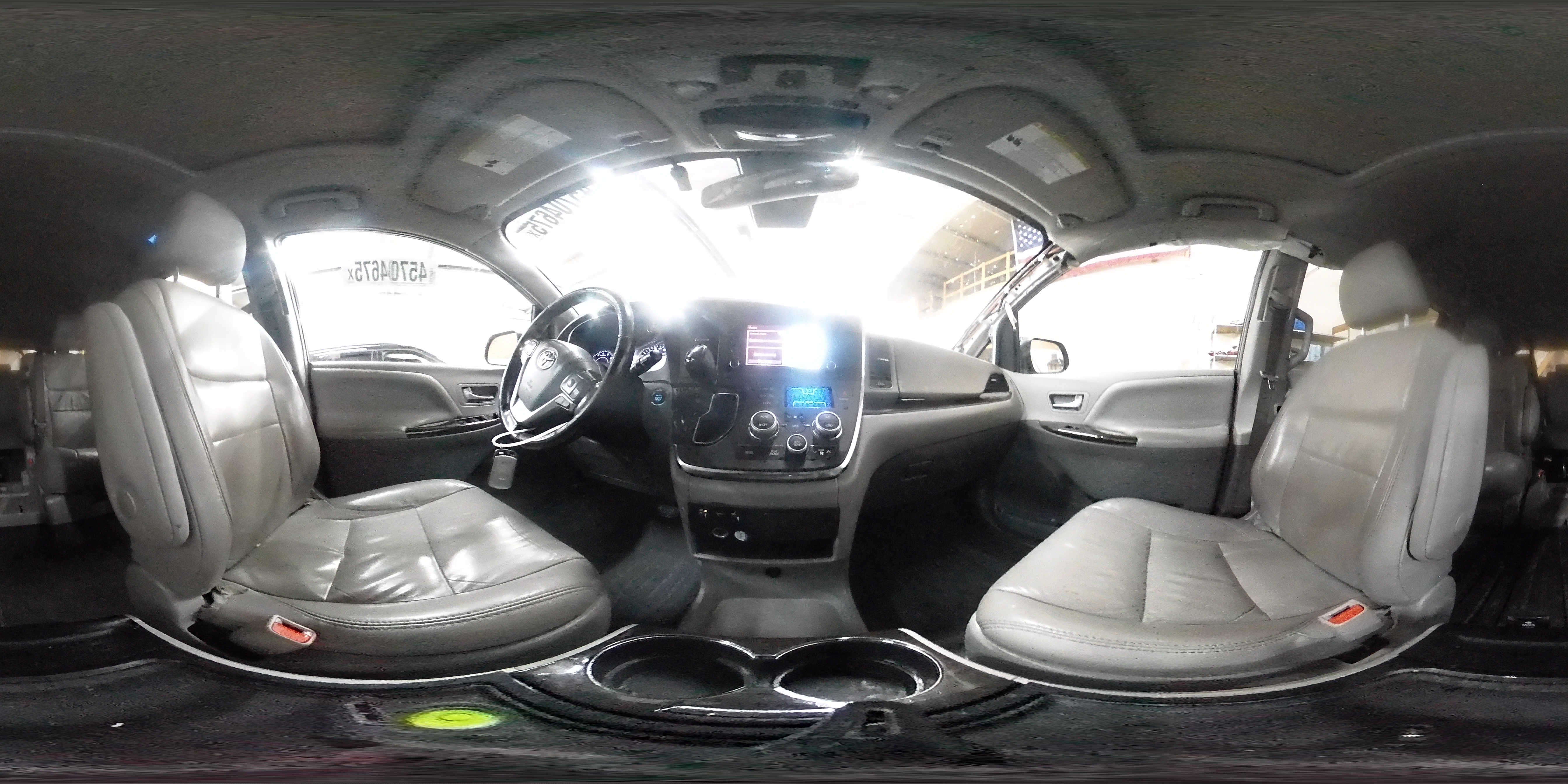 2018 Toyota Sienna - Image 13