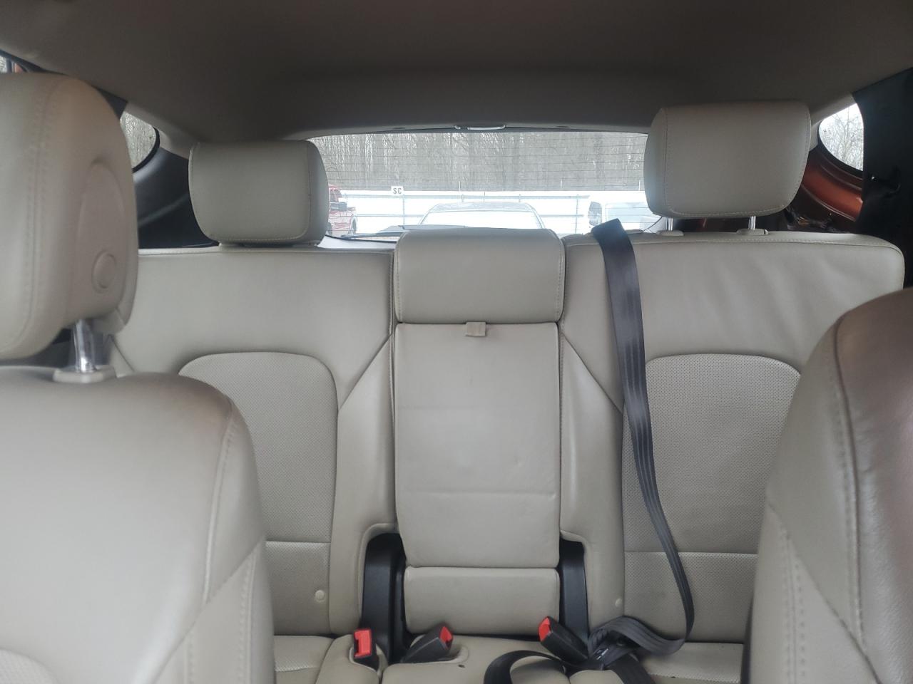 2018 Hyundai Santa Fe - Image 10