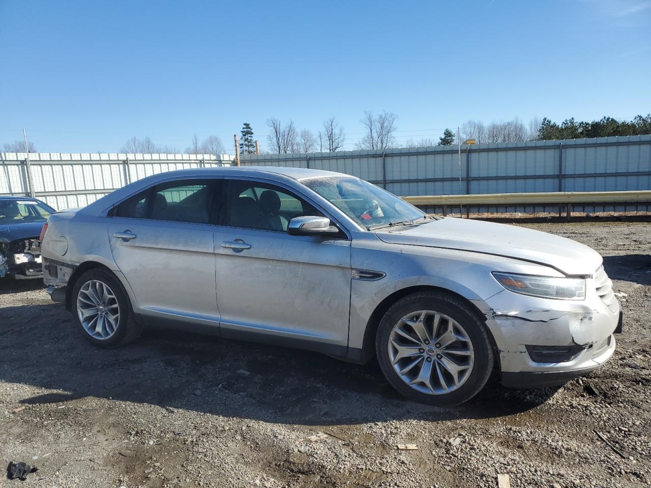 2014 Ford Taurus - Image 4