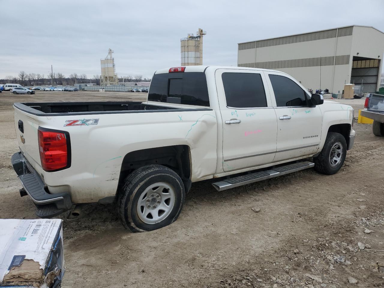 2015 Chevrolet Silverado - Image 3