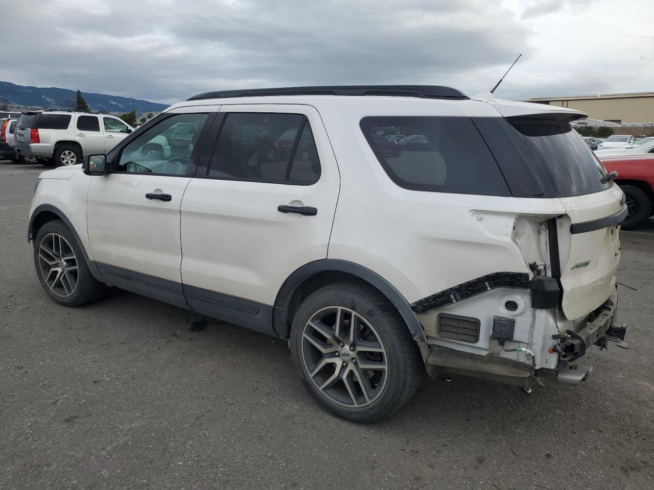 2019 Ford Explorer - Image 2