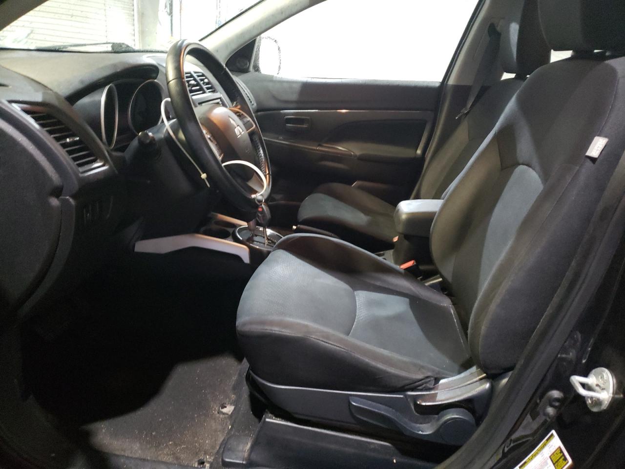 2014 Mitsubishi Outlander - Image 7