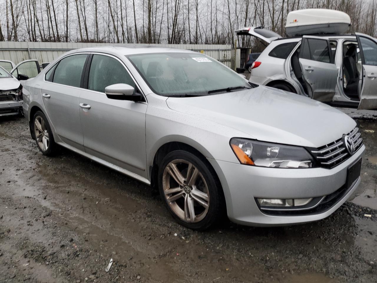 2014 Volkswagen Passat - Image 4