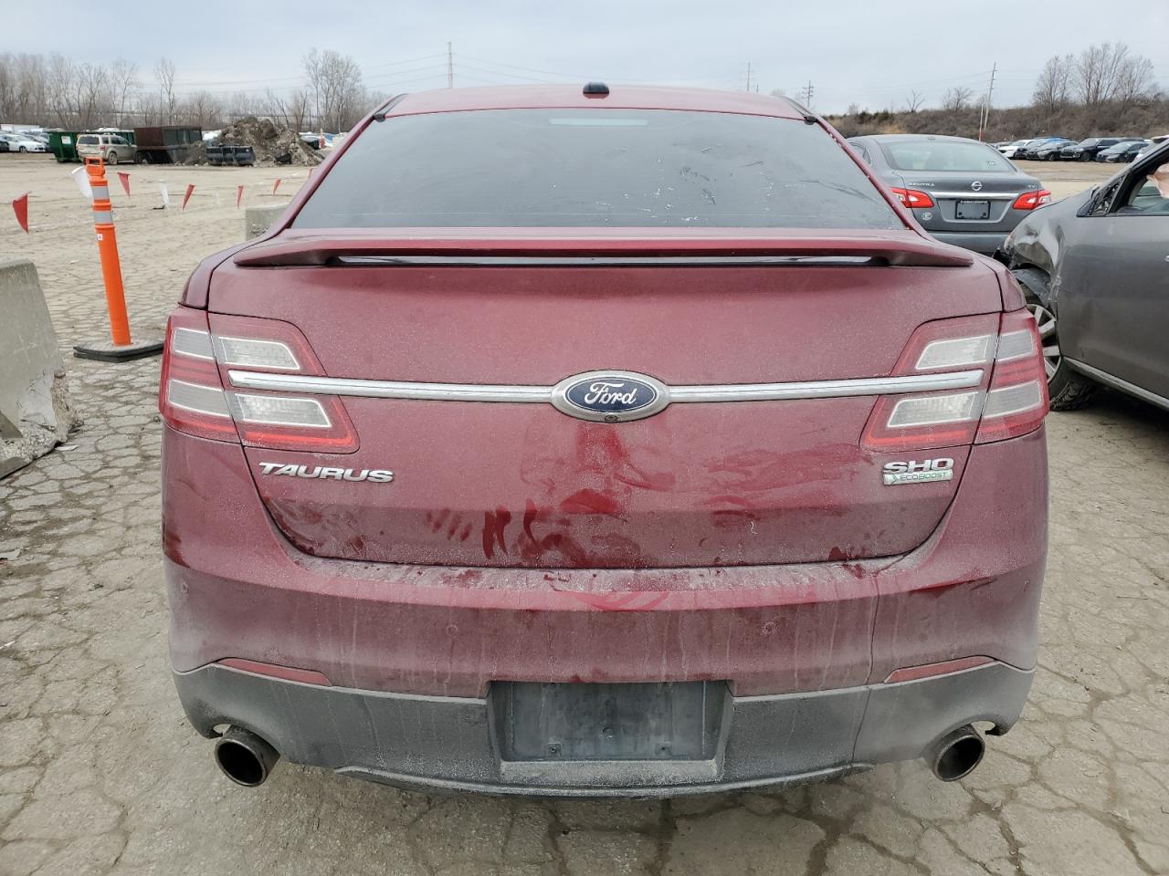 2015 Ford Taurus - Image 6