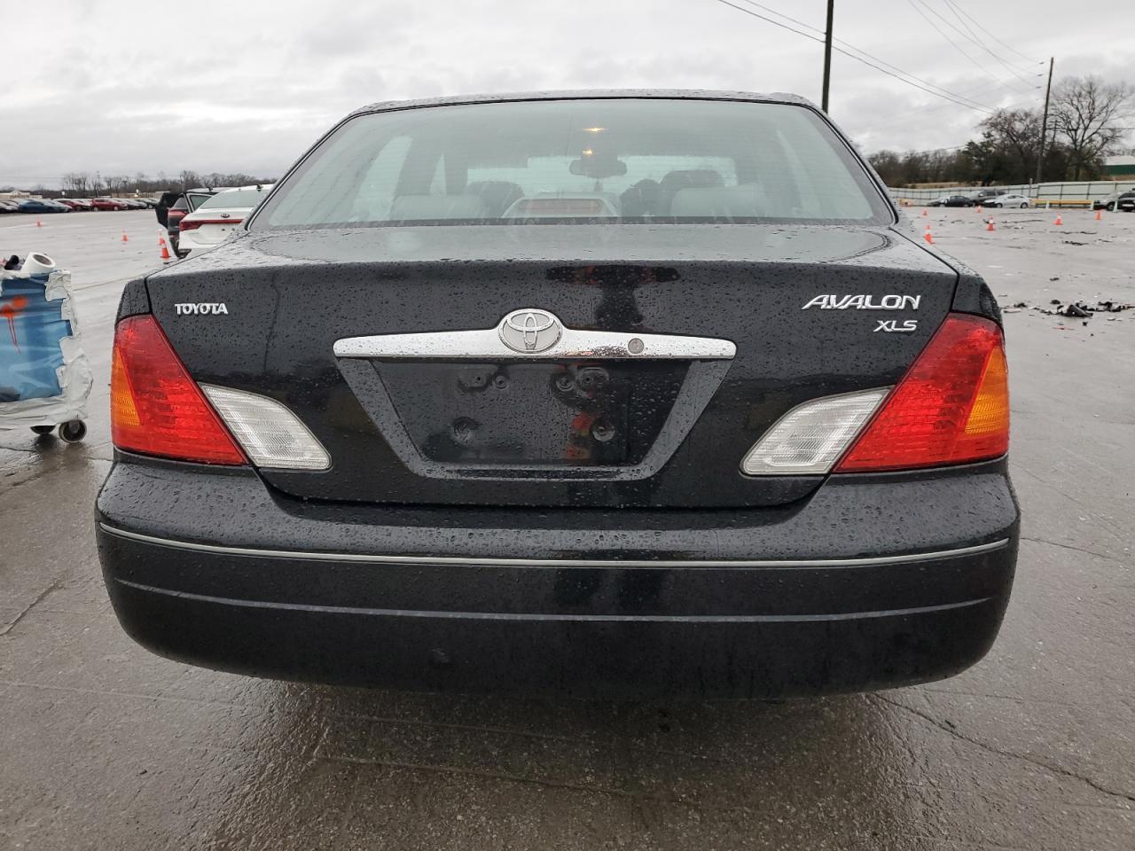2002 Toyota Avalon - Image 6