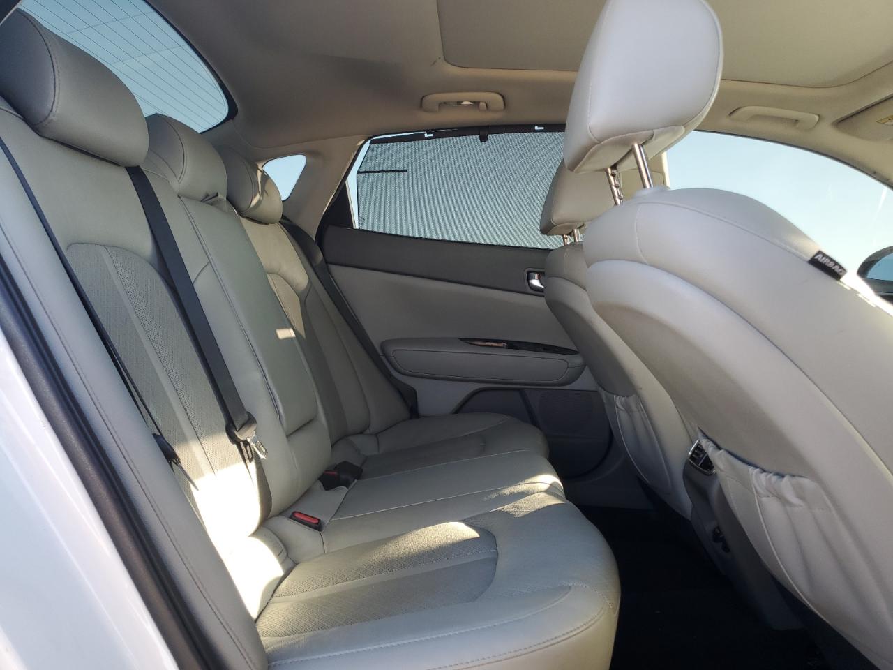 2016 Kia Optima - Image 10