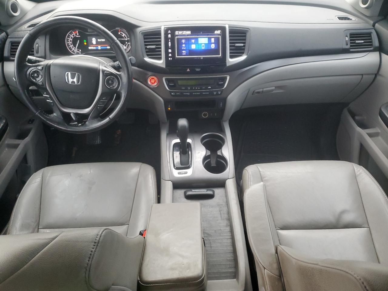 2017 Honda Pilot - Image 8