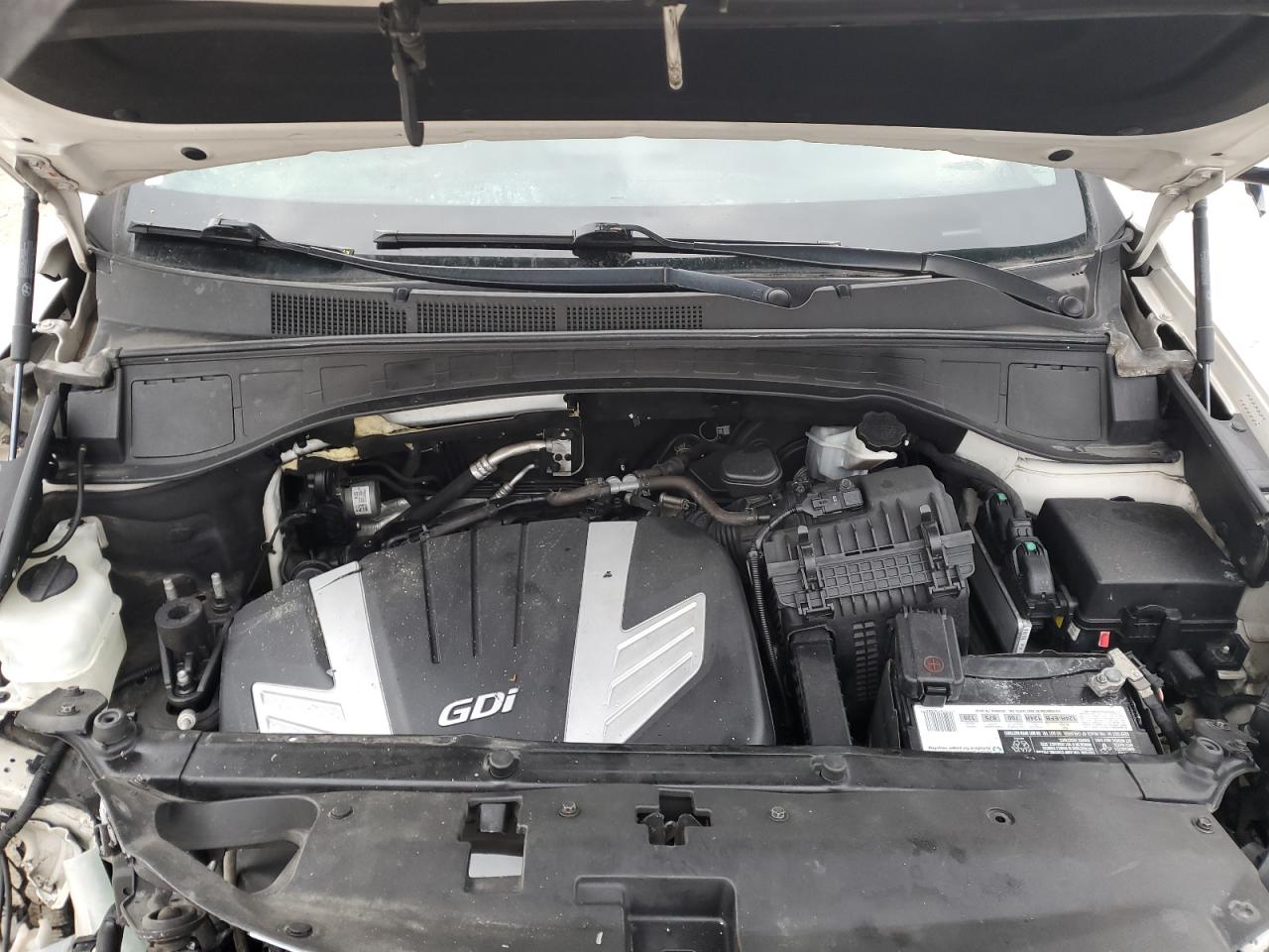 2017 Hyundai Santa Fe - Image 12