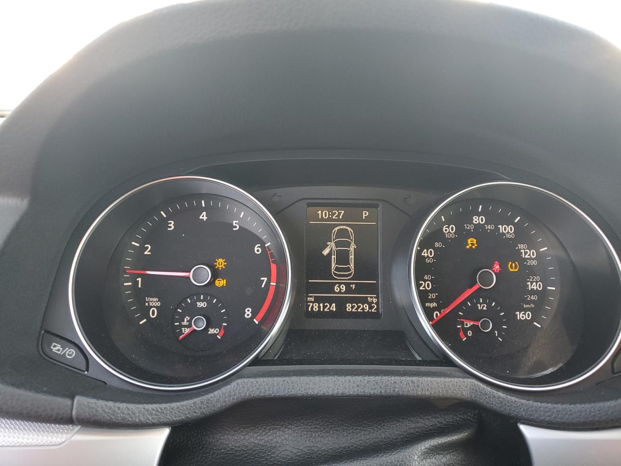2017 Volkswagen Passat - Image 9