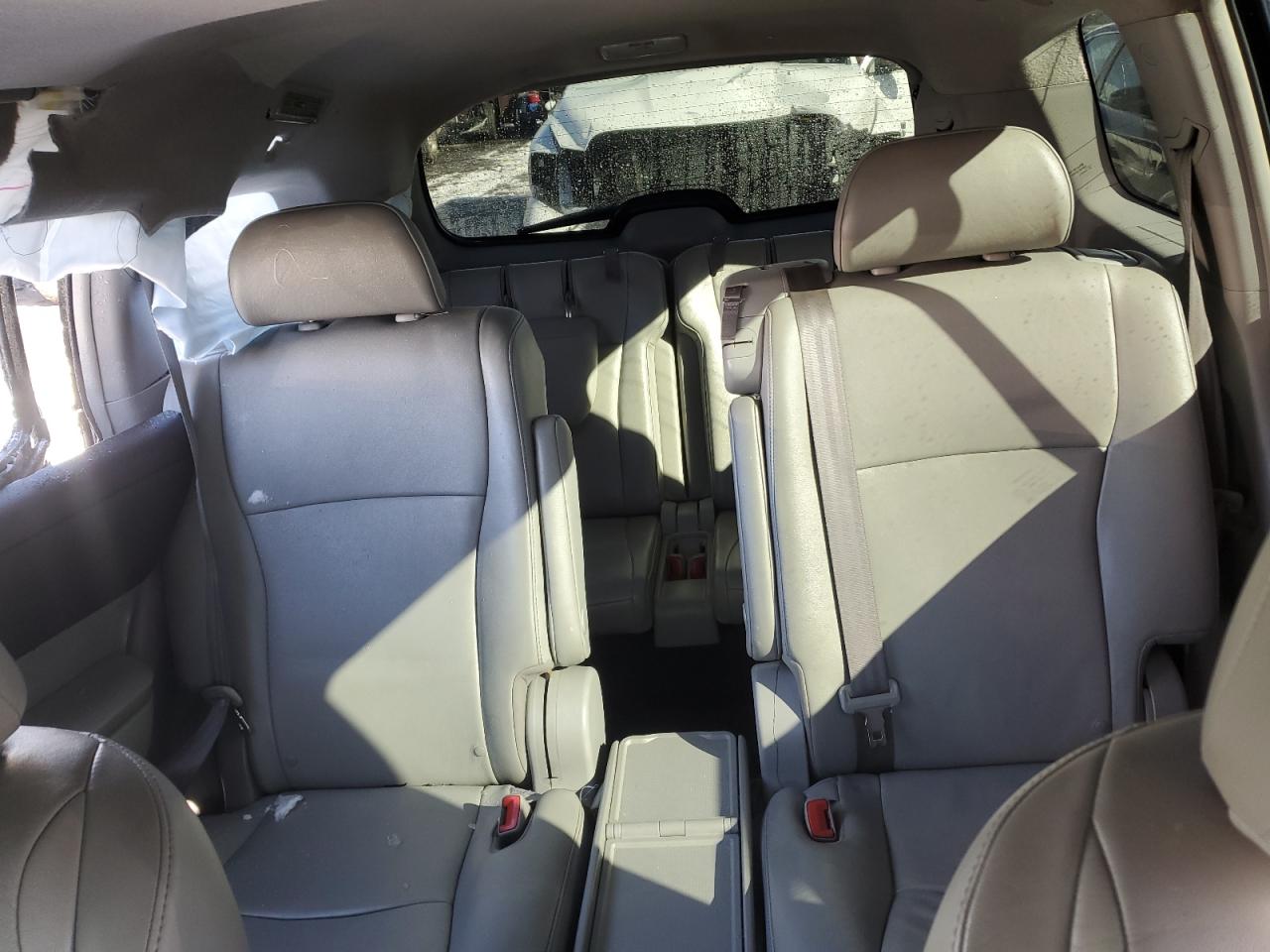 2013 Toyota Highlander - Image 10