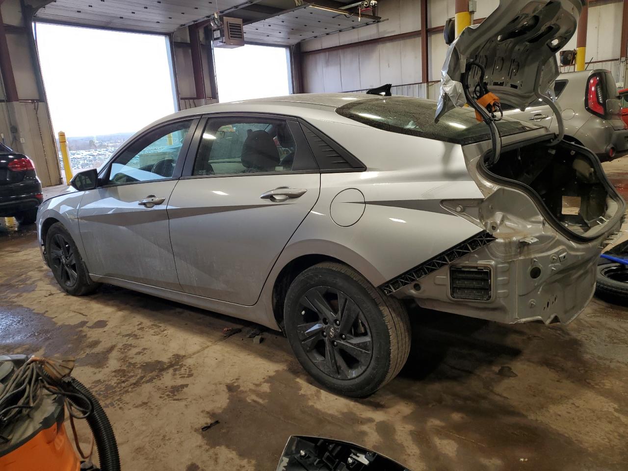 2022 Hyundai Elantra - Image 2