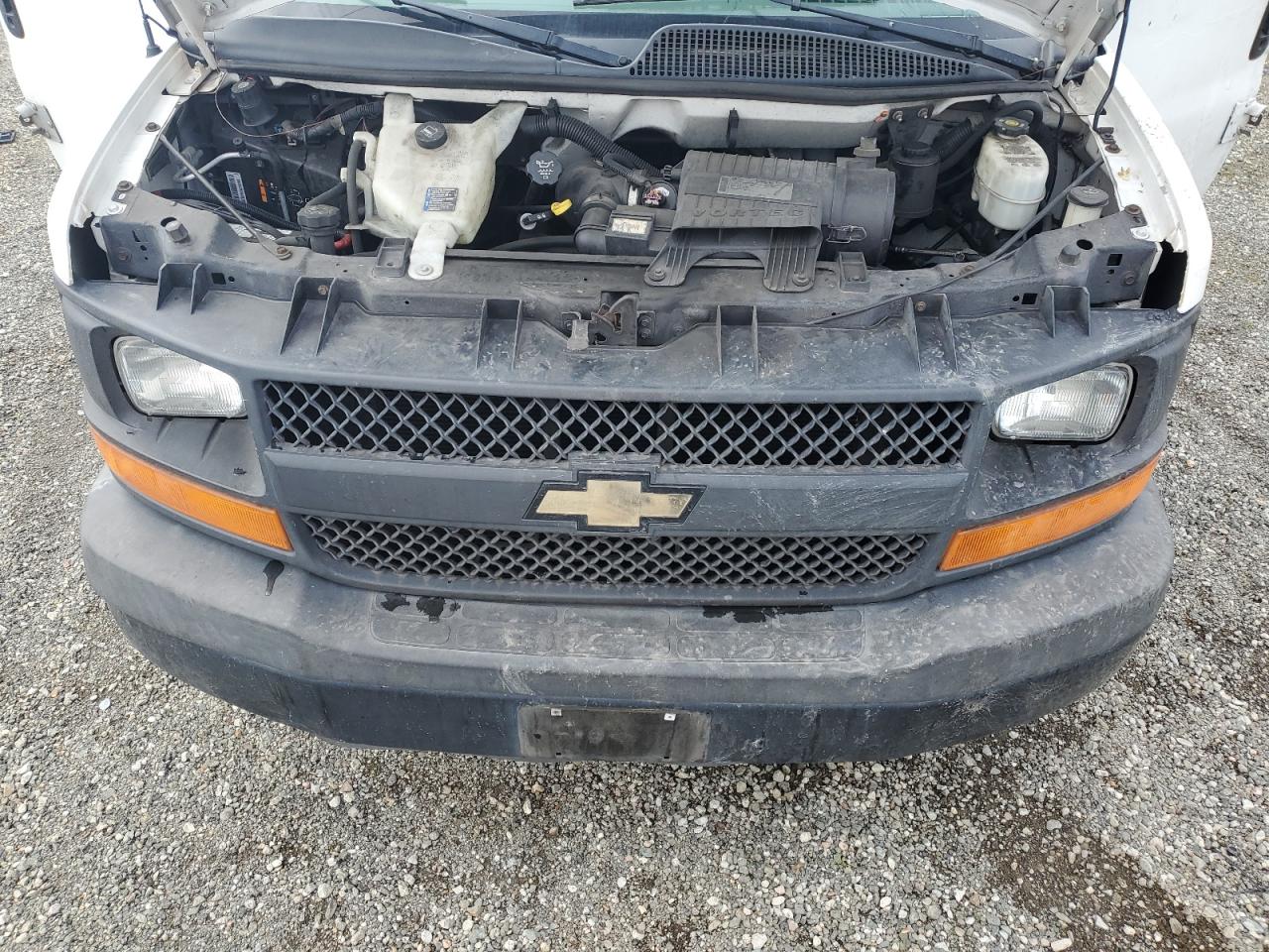 2014 Chevrolet Express - Image 12