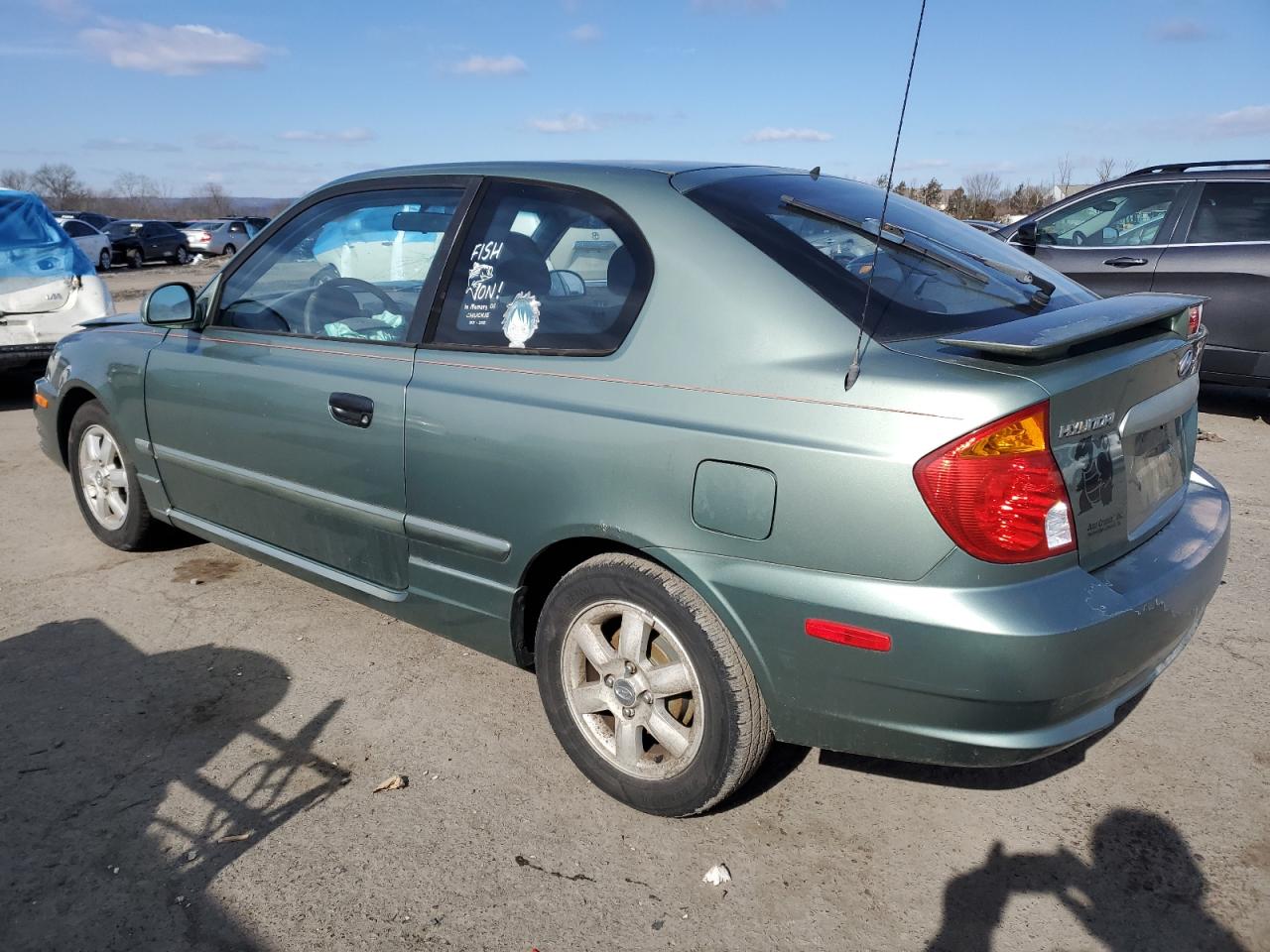 2003 Hyundai Accent - Image 2