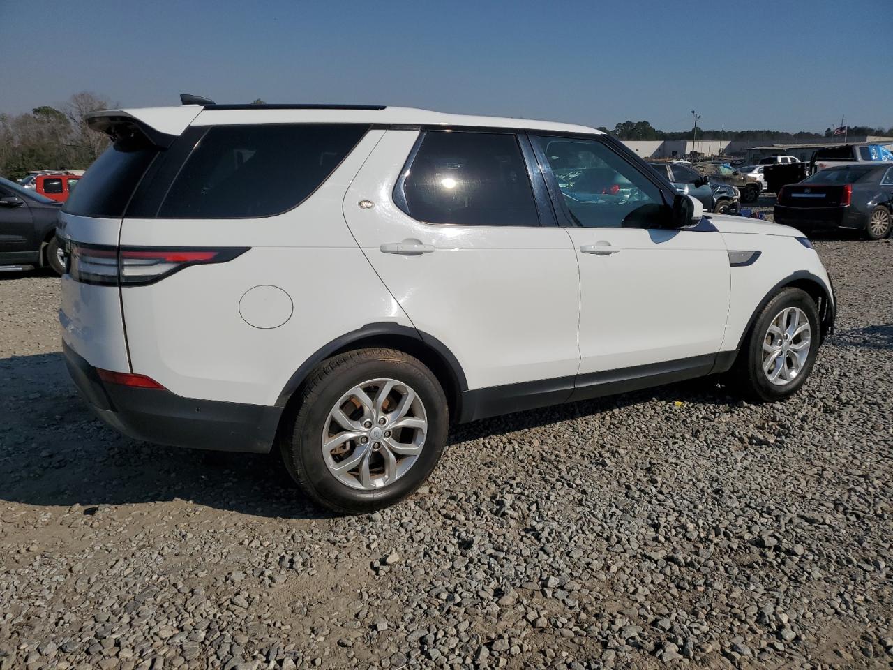 2020 Land Rover Discovery - Image 3