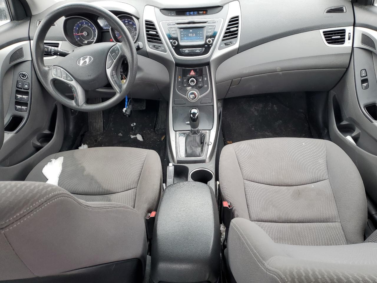 2016 Hyundai Elantra - Image 8