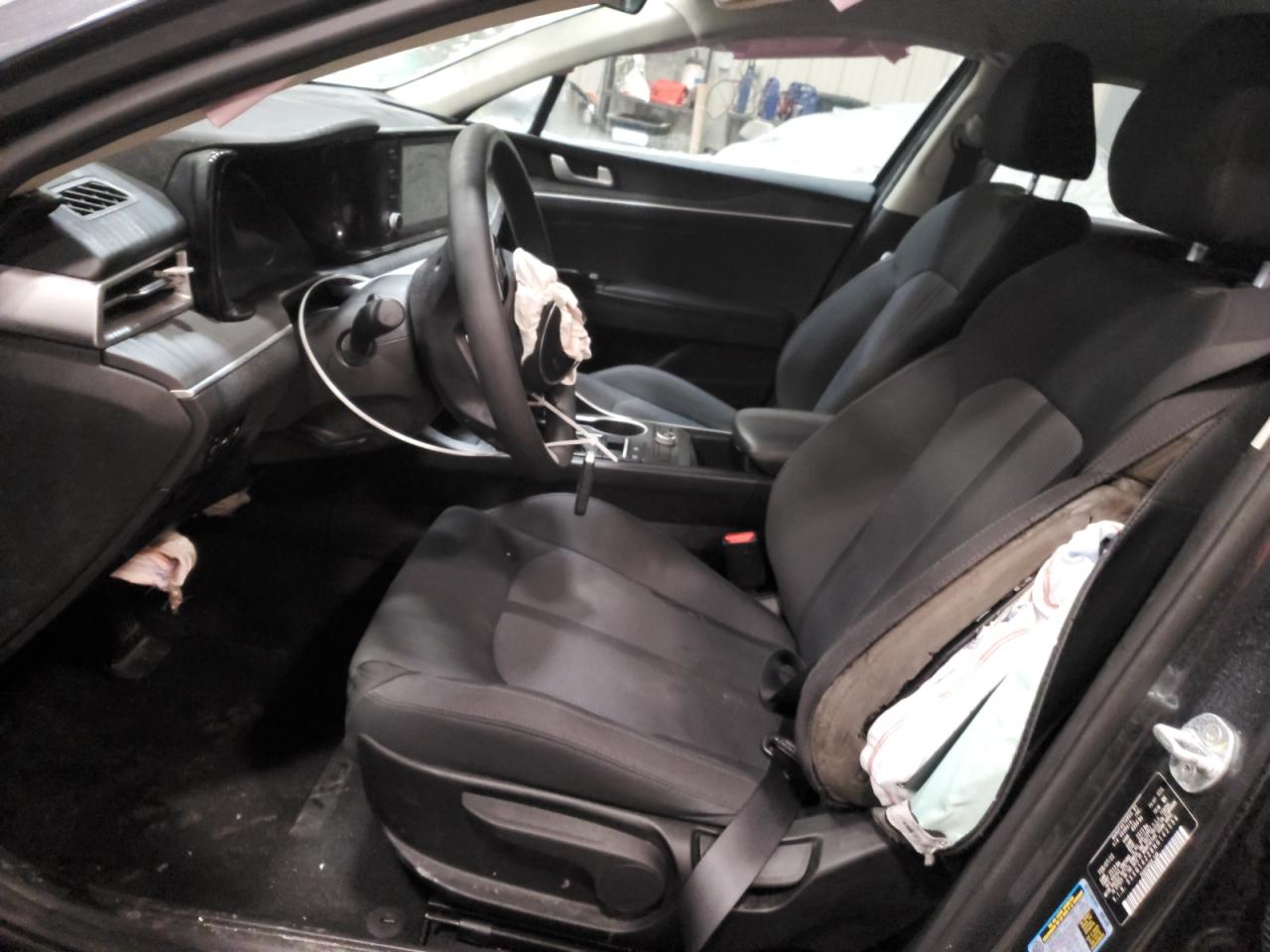 2022 Kia K5 - Image 7