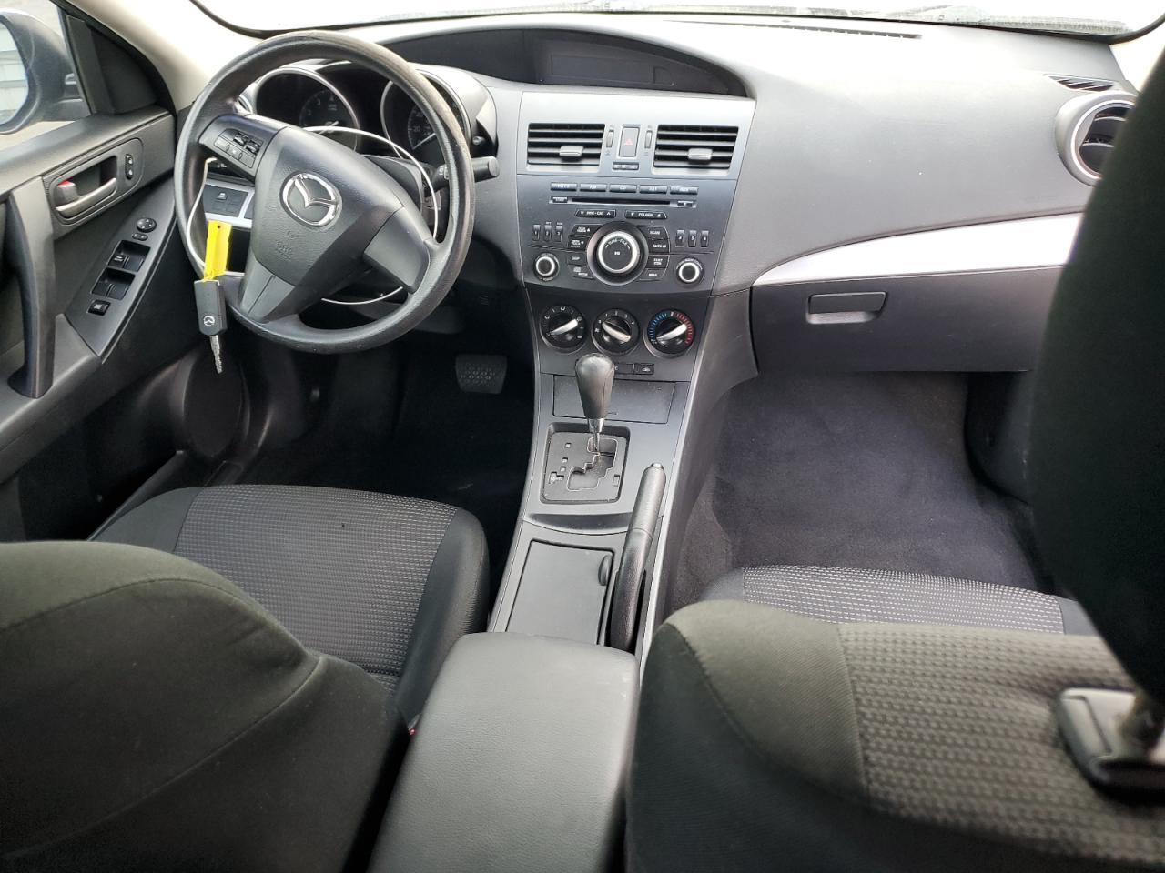 2013 Mazda 3 - Image 8