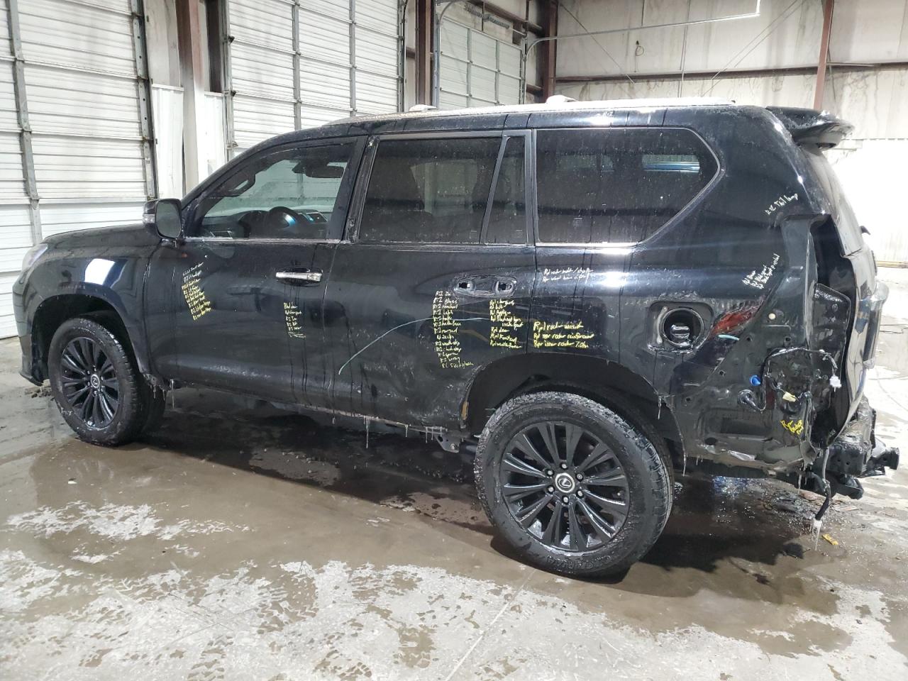2021 Lexus GX - Image 2