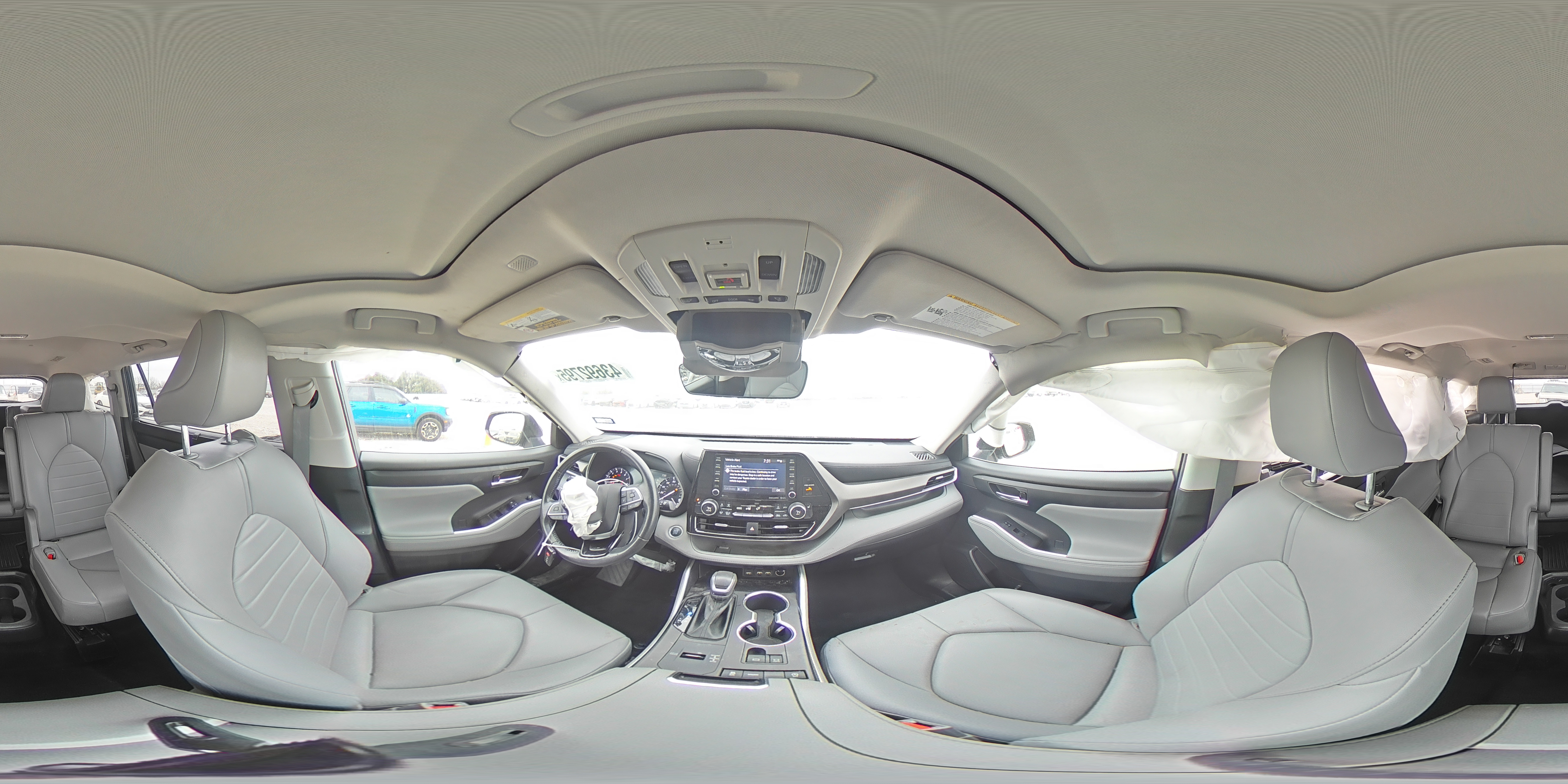 2021 Toyota Highlander - Image 14