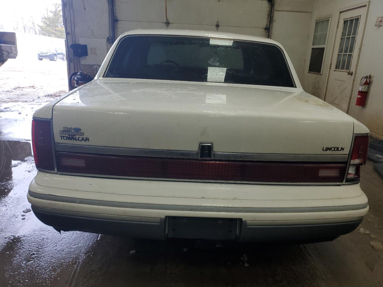 1994 Lincoln Town Car - Image 6