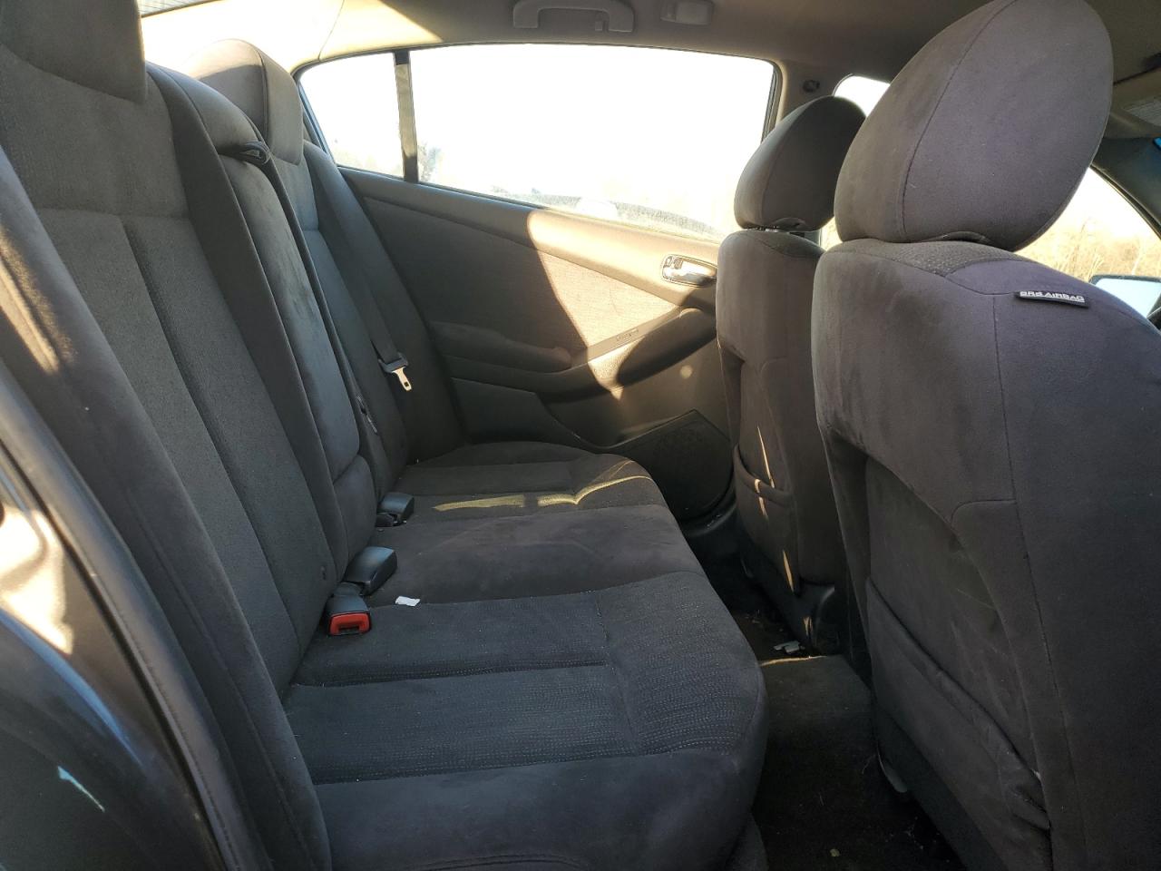 2010 Nissan Altima - Image 10