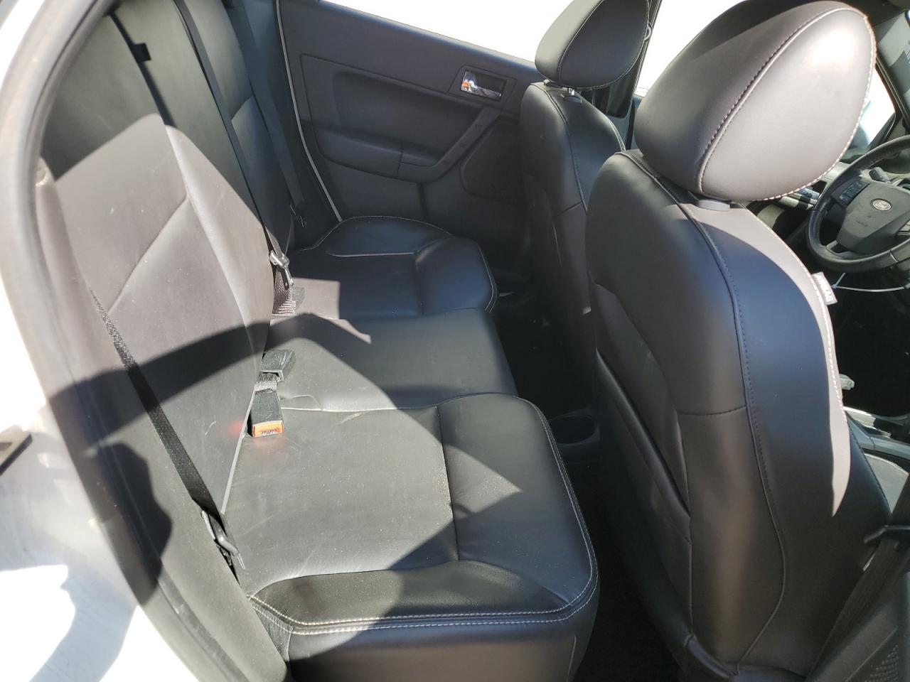 2010 Ford Focus - Image 10
