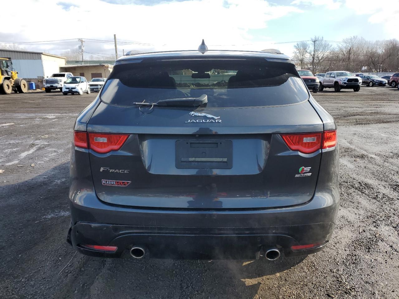 2018 Jaguar F-Pace - Image 6