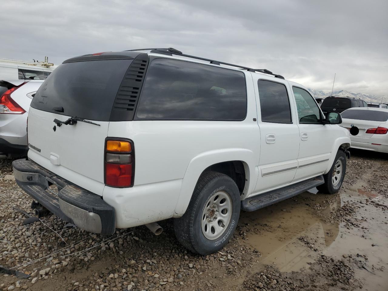 2006 Chevrolet Suburban - Image 3