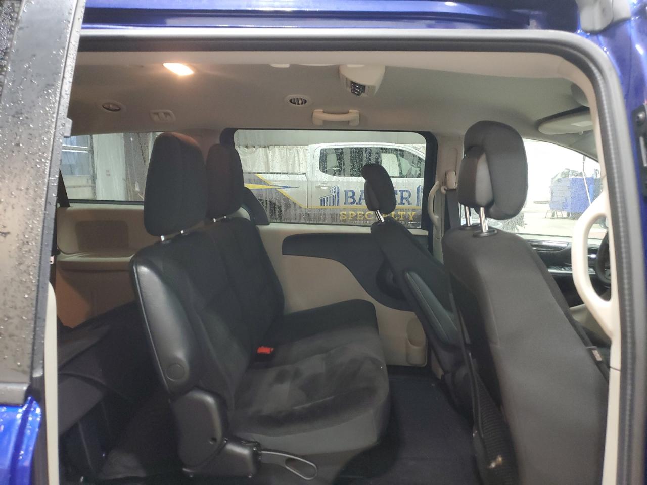 2019 Dodge Caravan - Image 11