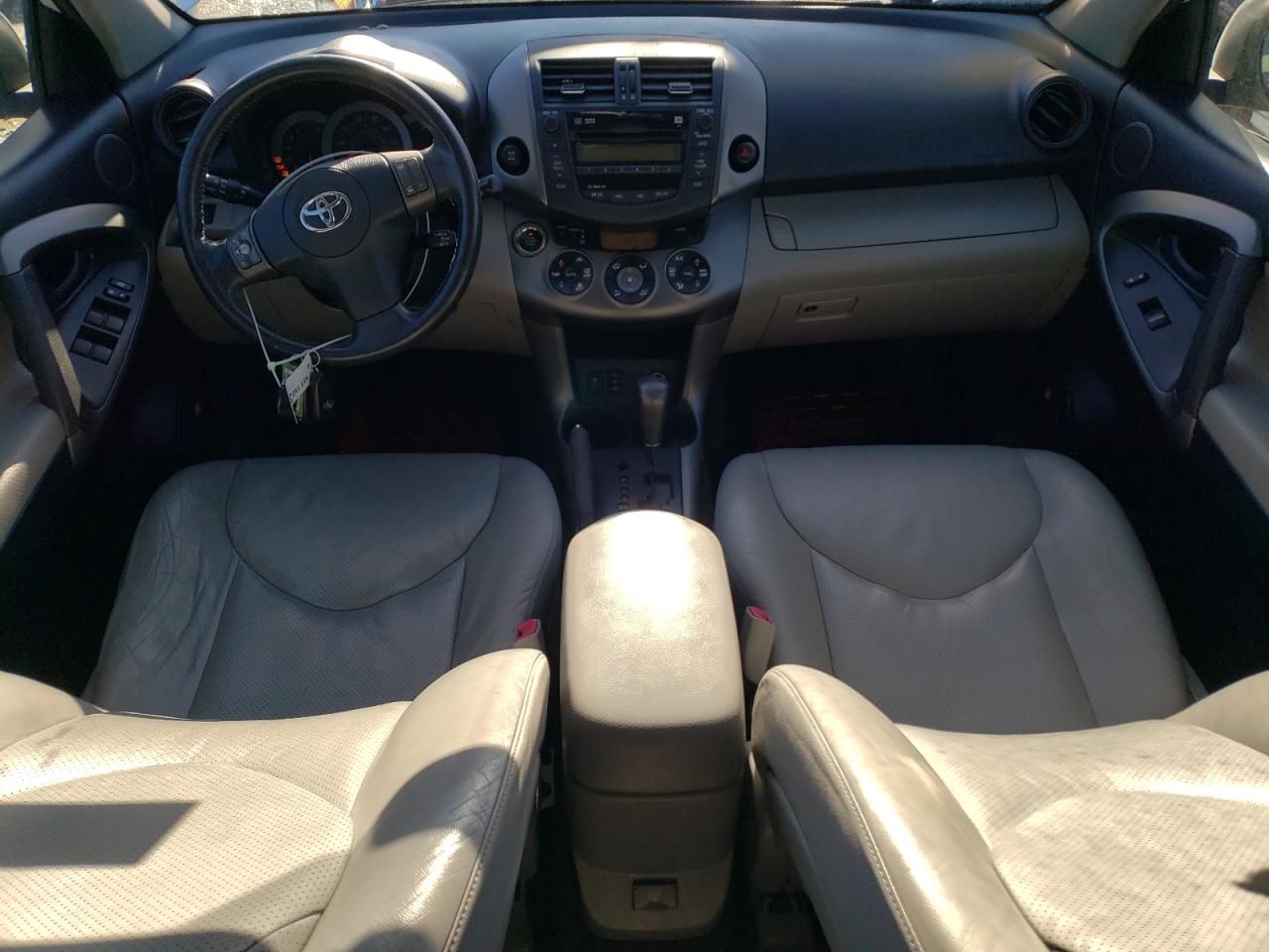 2010 Toyota RAV 4 - Image 8