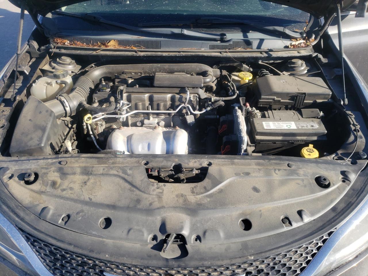 2015 Chrysler 200 - Image 12