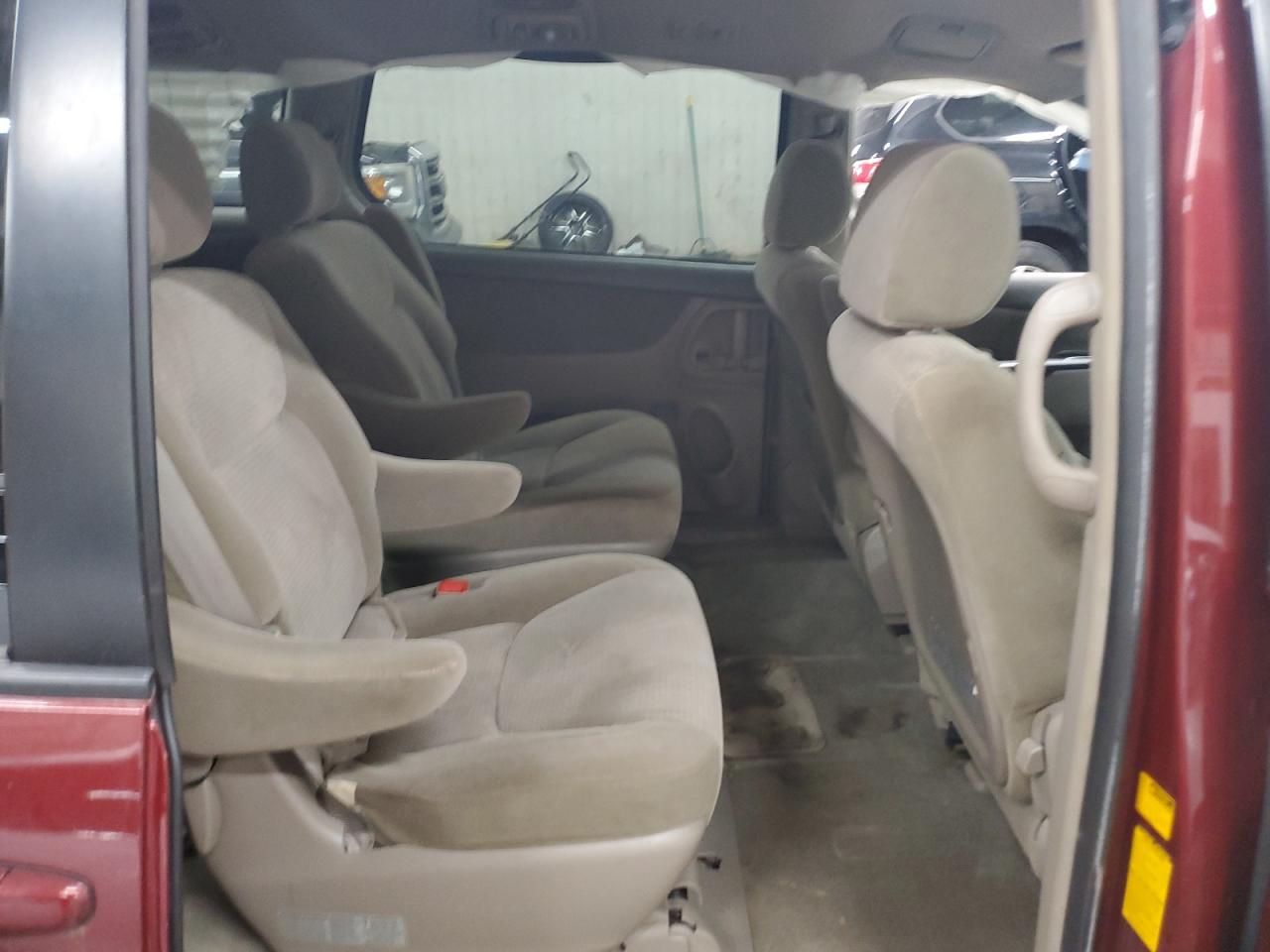 2008 Toyota Sienna - Image 11