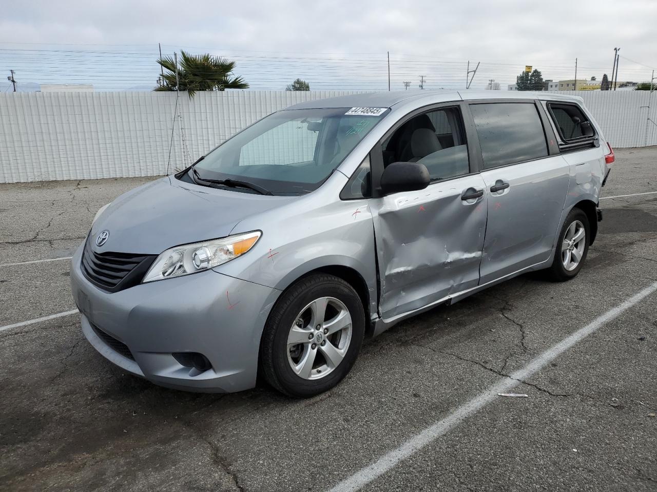 2013 Toyota Sienna - Image 1