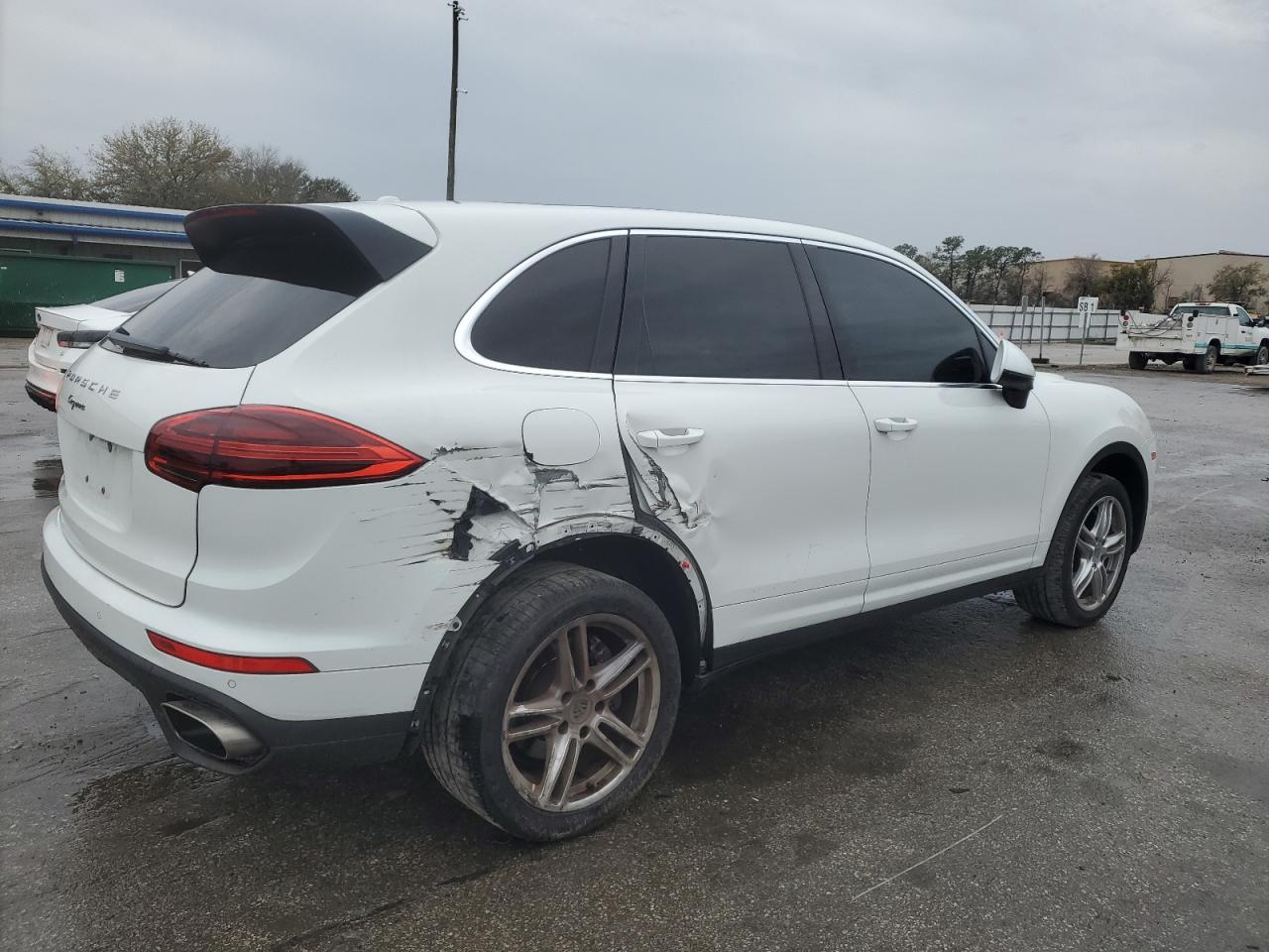 2016 Porsche Cayenne - Image 3