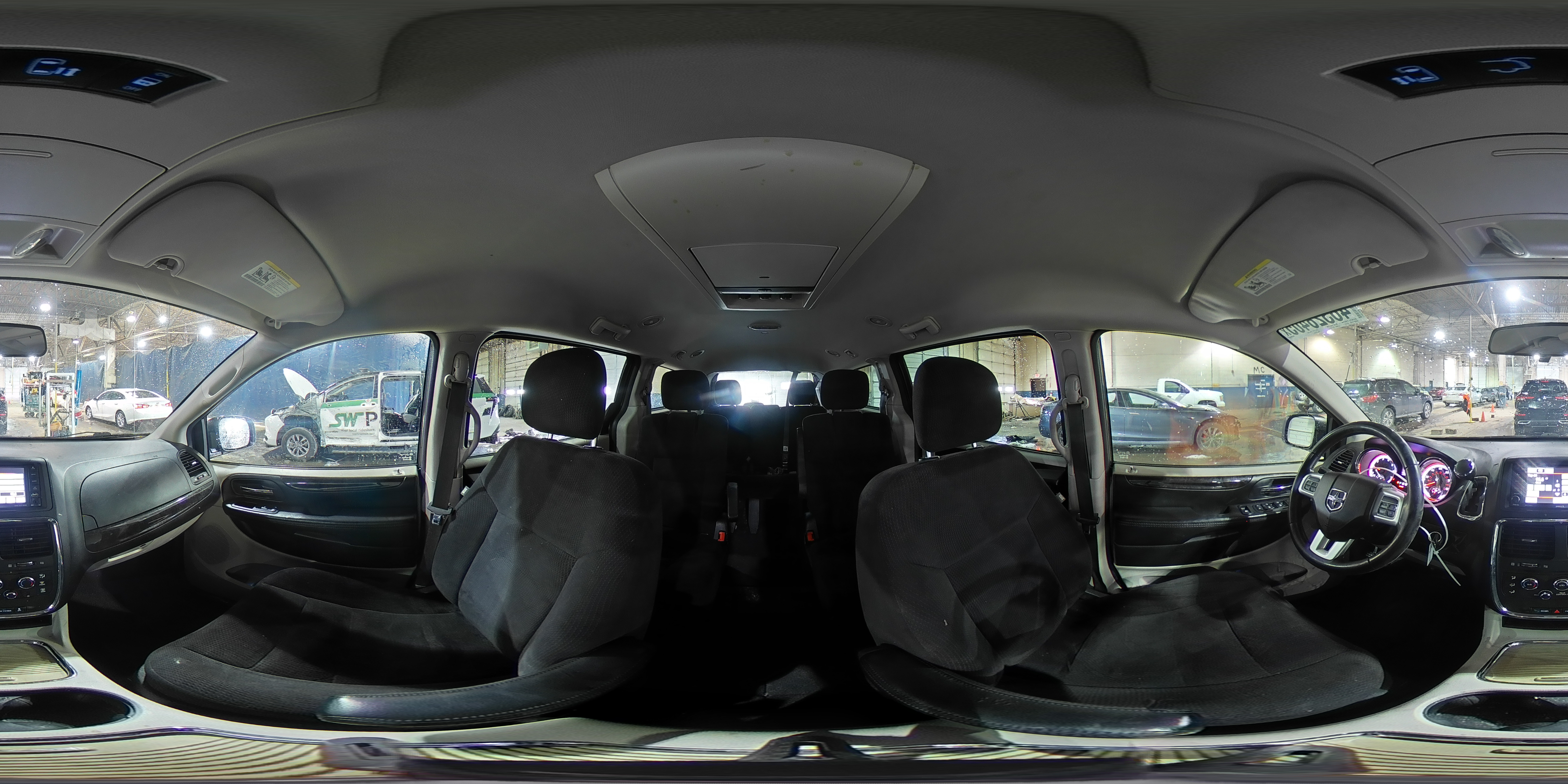 2015 Dodge Caravan - Image 16