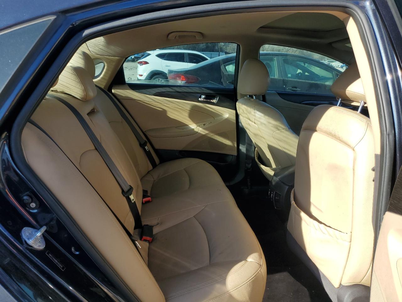 2011 Hyundai Sonata - Image 10