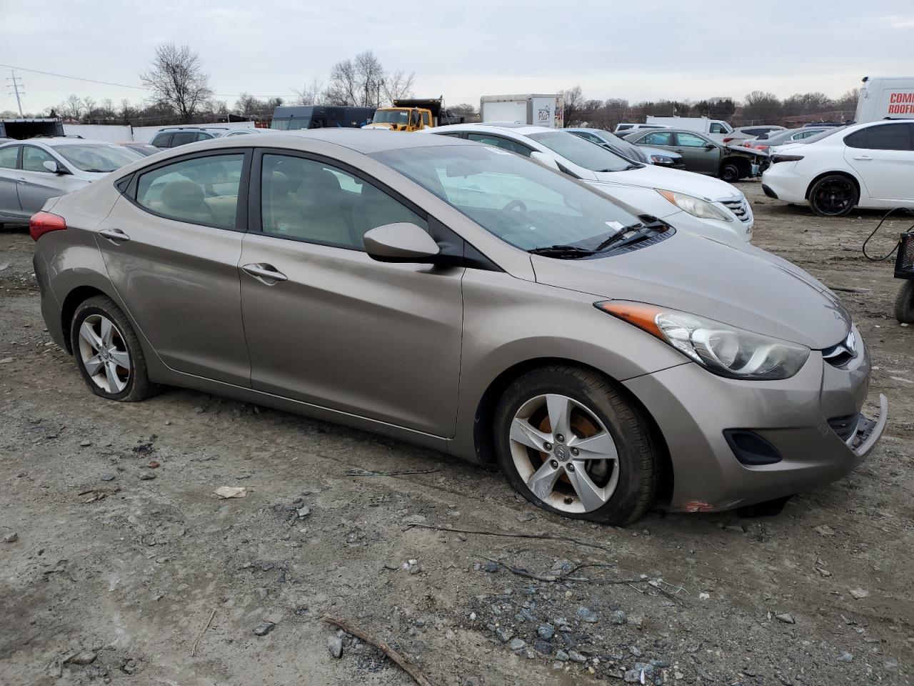 2013 Hyundai Elantra - Image 4