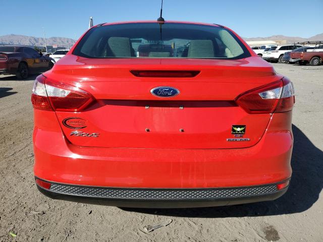Седани FORD FOCUS 2014 Червоний